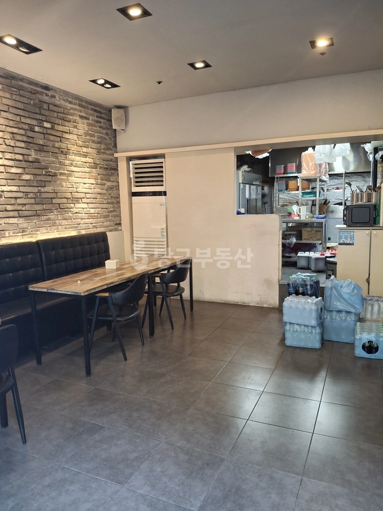 서울특별시 마포구 서교동 상가 사진 1
