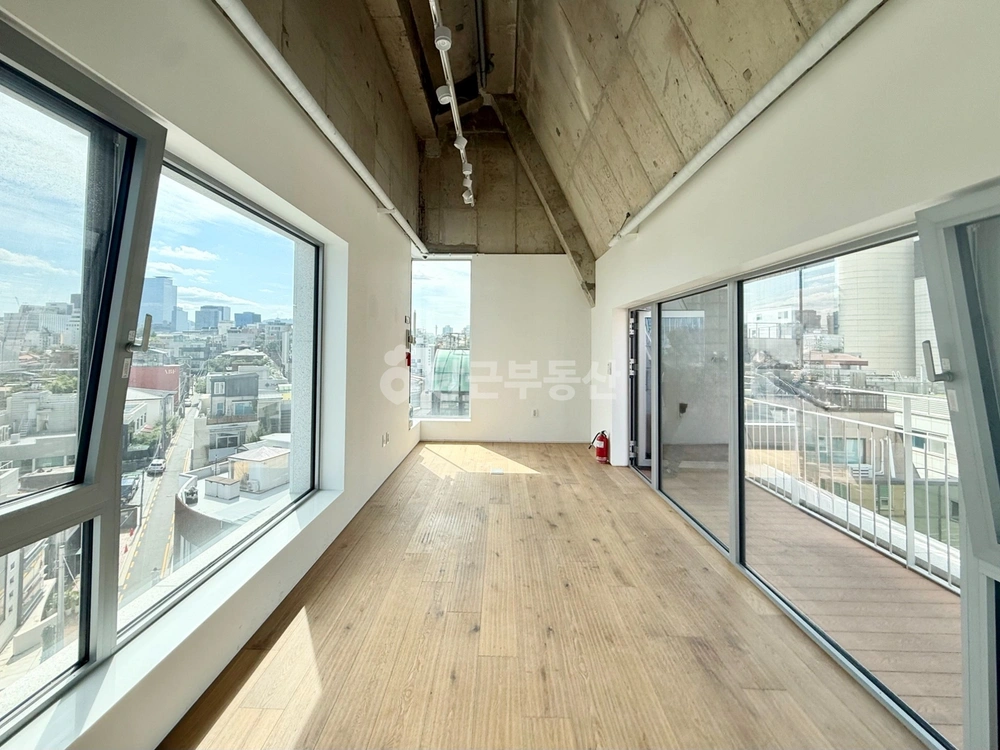 서울특별시 강남구 역삼동 상가 사진 1