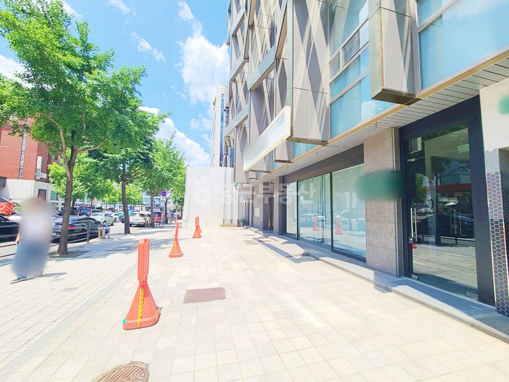 서울특별시 강남구 논현동 상가 사진 1