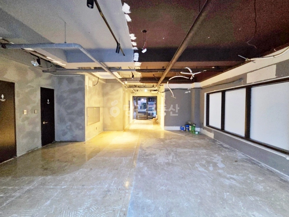 서울특별시 마포구 상암동 상가 사진 1
