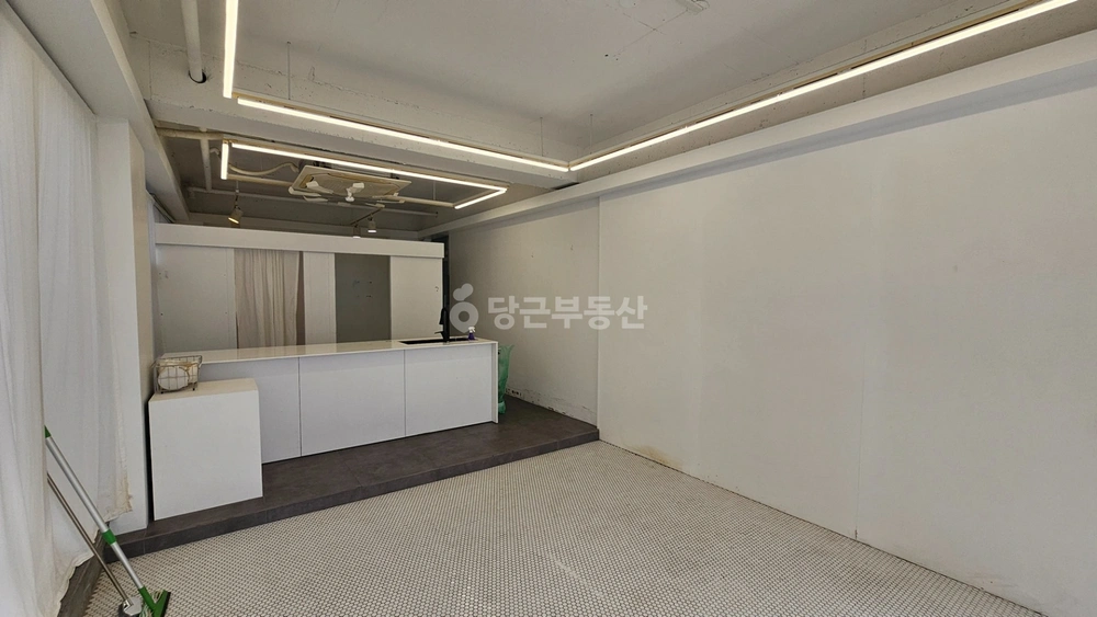대구광역시 수성구 두산동 상가 사진 1