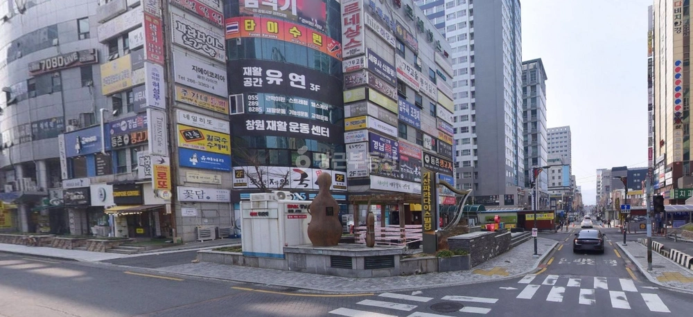 경상남도 창원시 성산구 중앙동 상가 사진 1