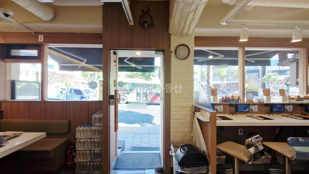 서울특별시 마포구 동교동 상가 사진 1