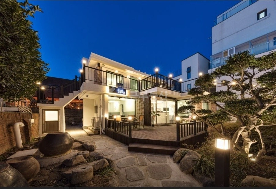 전남광주통합특별시 동구 동명동 상가 사진 1