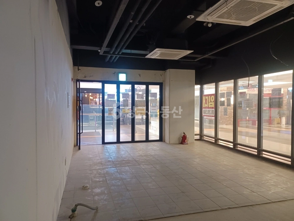 경기도 수원시 영통구 원천동 상가 사진 1