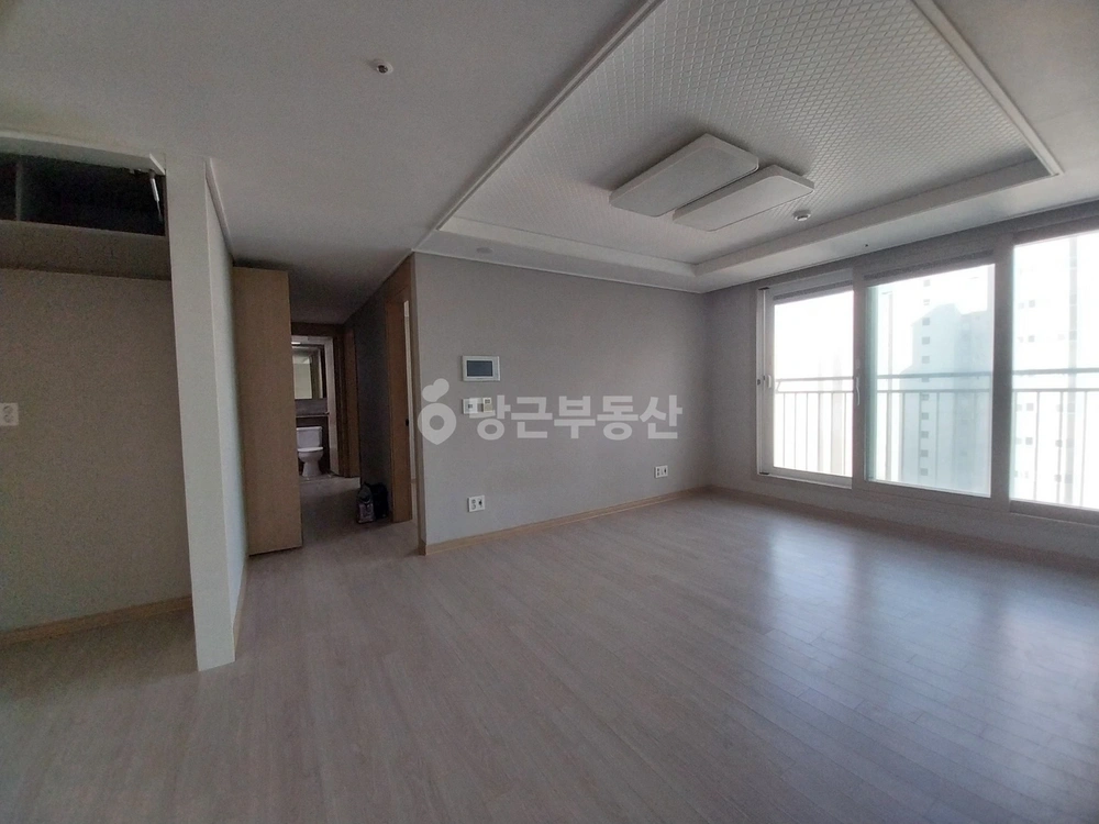 부산광역시 강서구 화전동 아파트 사진 1