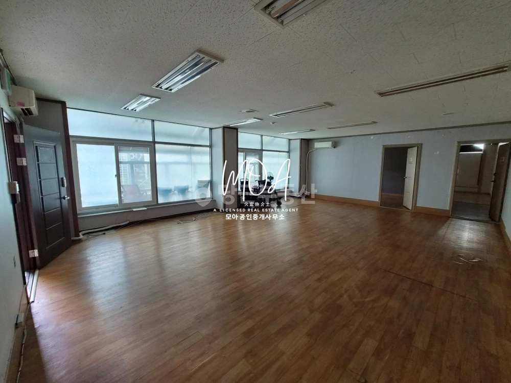 전남광주통합특별시 북구 용봉동 상가 사진 1
