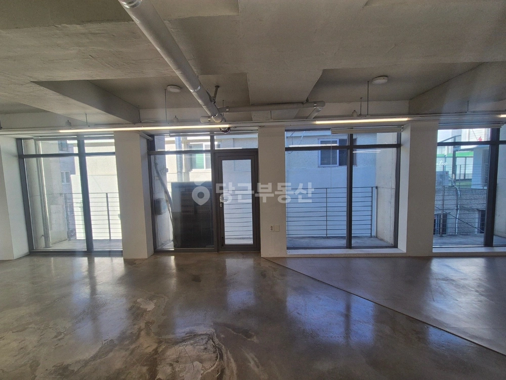 서울특별시 마포구 동교동 상가 사진 1
