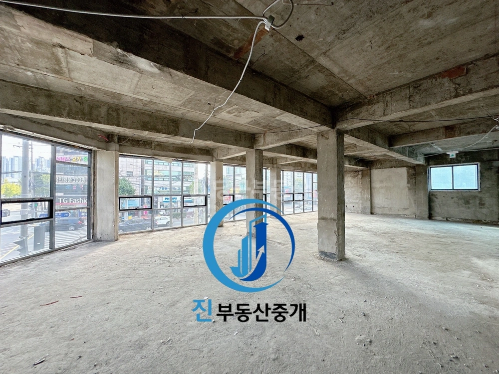 전남광주통합특별시 북구 우산동 상가 사진 1