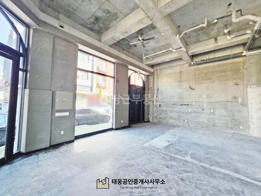 대전광역시 유성구 봉명동 상가 사진 1