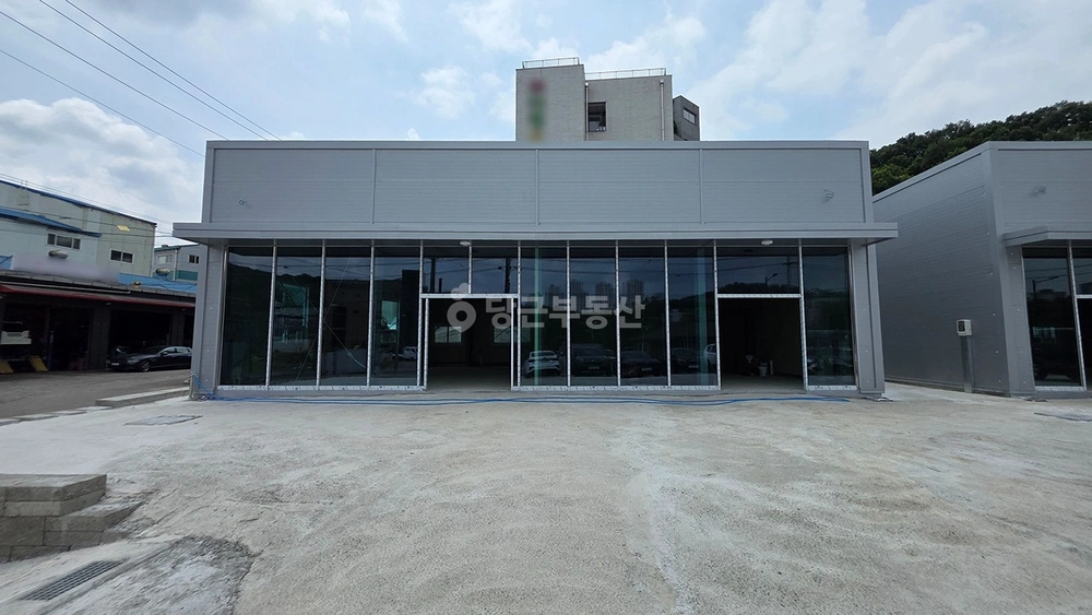 경기도 화성시 효행구 봉담읍 상가 사진 1