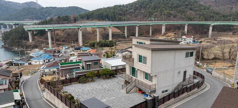 경상남도 창원시 성산구 귀산동 단독/전원주택 사진 1