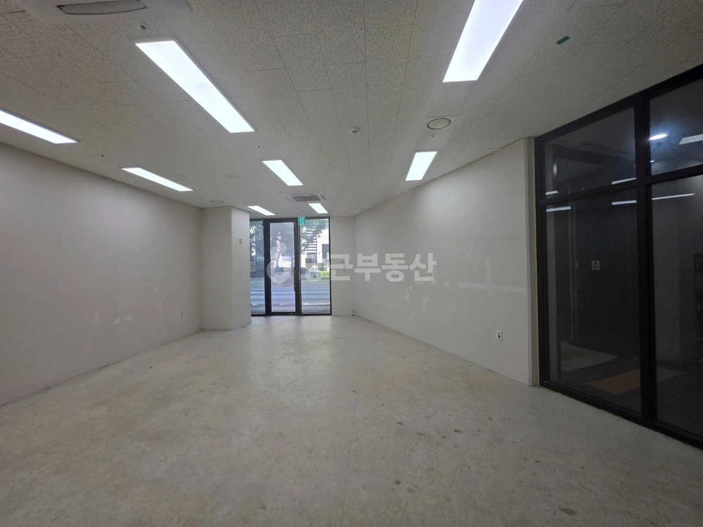 경기도 수원시 영통구 하동 상가 사진 1