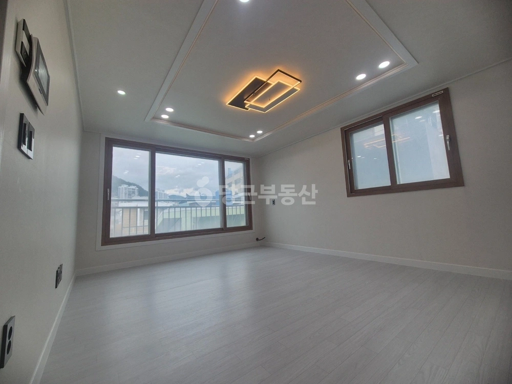부산광역시 사하구 괴정동 아파트 사진 1