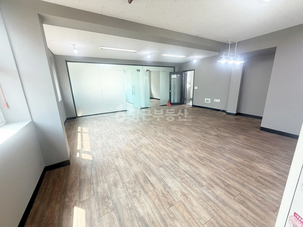 서울특별시 강남구 논현동 사무실 사진 1