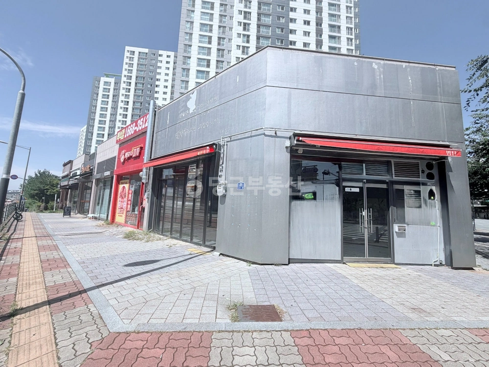 충청남도 천안시 서북구 백석동 상가 사진 1