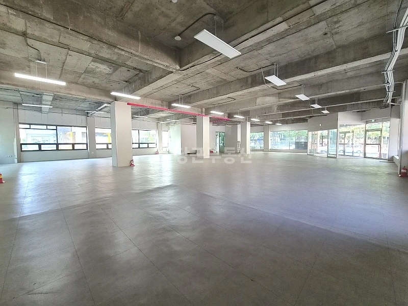 대전광역시 서구 둔산동 상가 사진 1