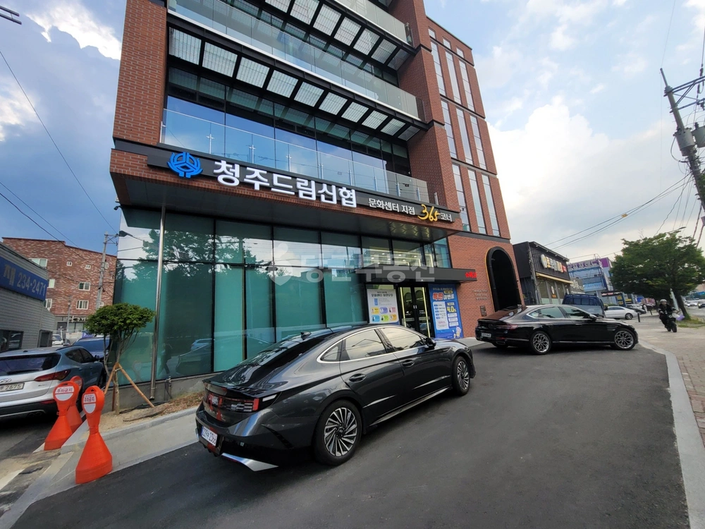 충청북도 청주시 흥덕구 비하동 상가 사진 1