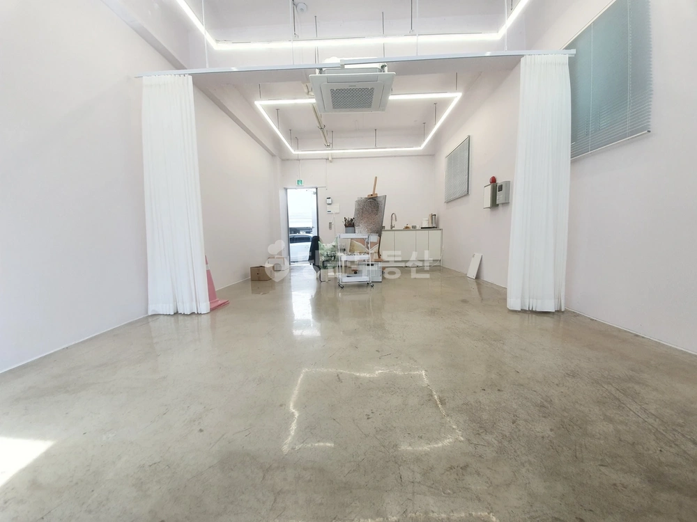 대구광역시 수성구 두산동 상가 사진 1