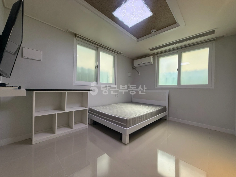 대전광역시 서구 둔산동 원룸 사진 1