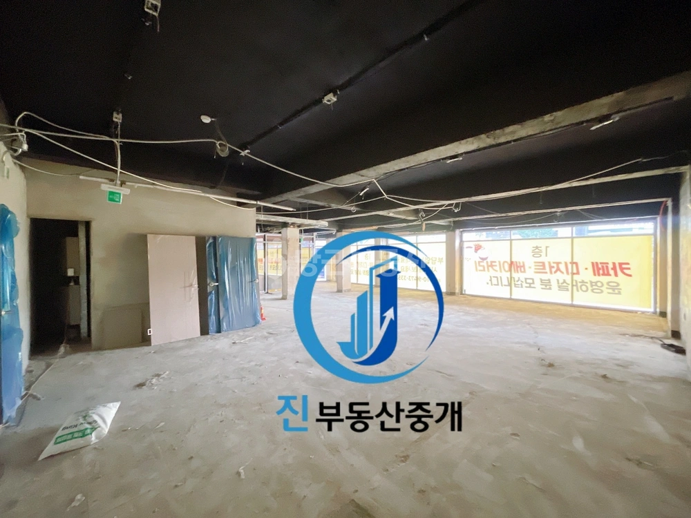 전남광주통합특별시 북구 우산동 상가 사진 1