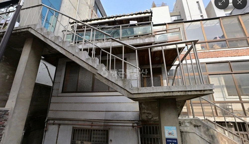 서울특별시 강남구 논현동 건물 사진 1