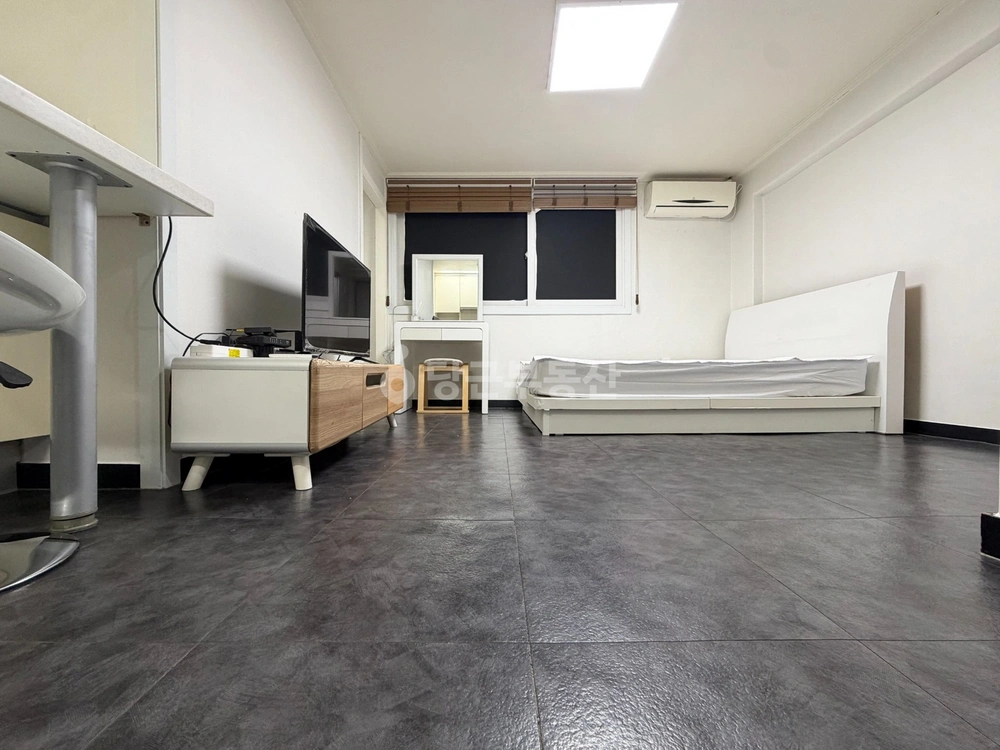 서울특별시 강남구 논현동 원룸 사진 1
