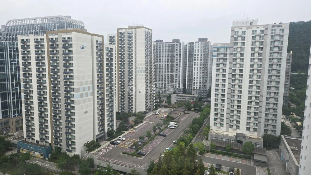 경기도 고양시 덕양구 향동동 아파트 사진 1