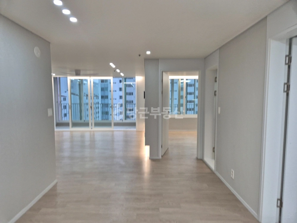 경상남도 창원시 마산합포구 월영동 아파트 사진 1