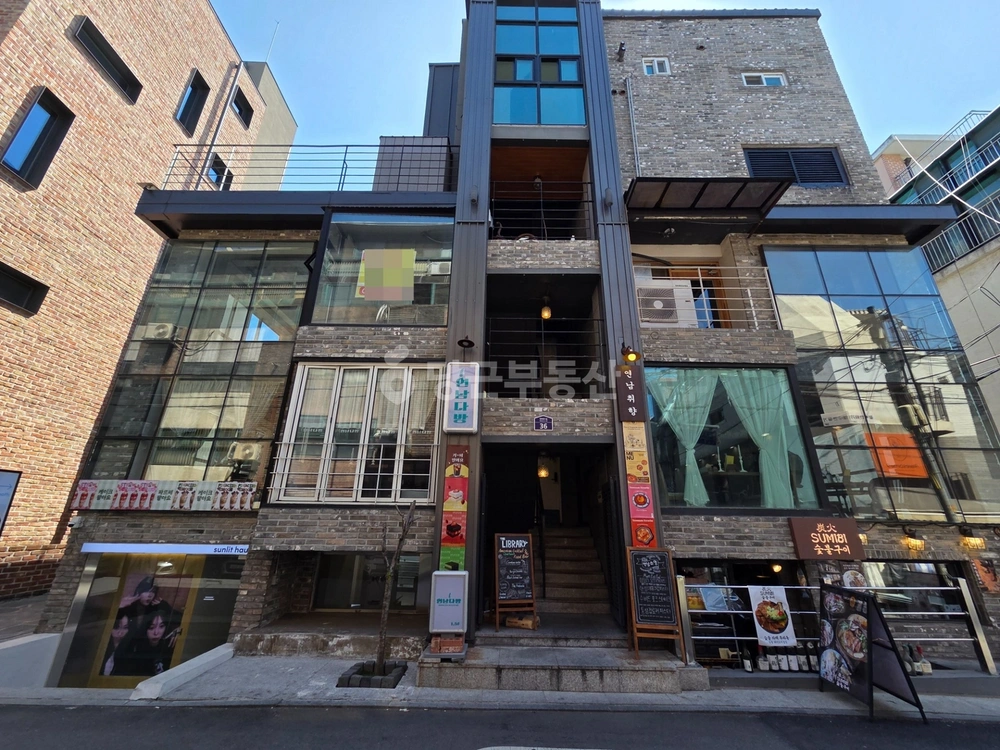 서울특별시 마포구 동교동 상가 사진 1