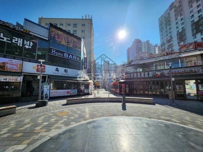 대전광역시 유성구 봉명동 상가 사진 1