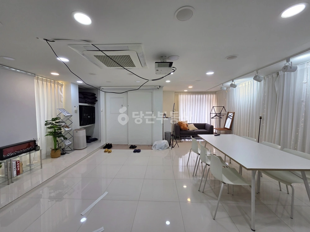 서울특별시 마포구 동교동 상가 사진 1