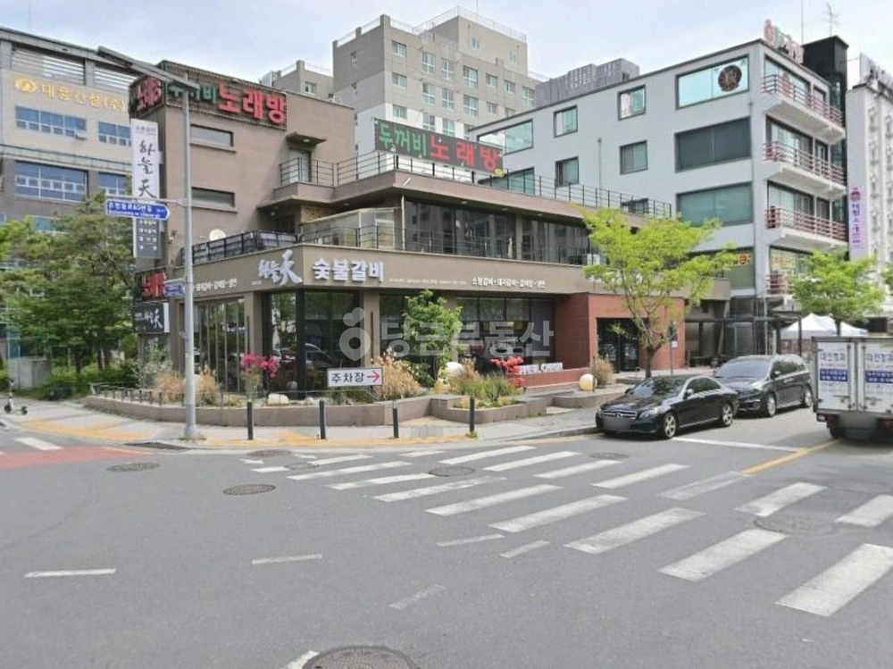 대전광역시 유성구 봉명동 상가 사진 1
