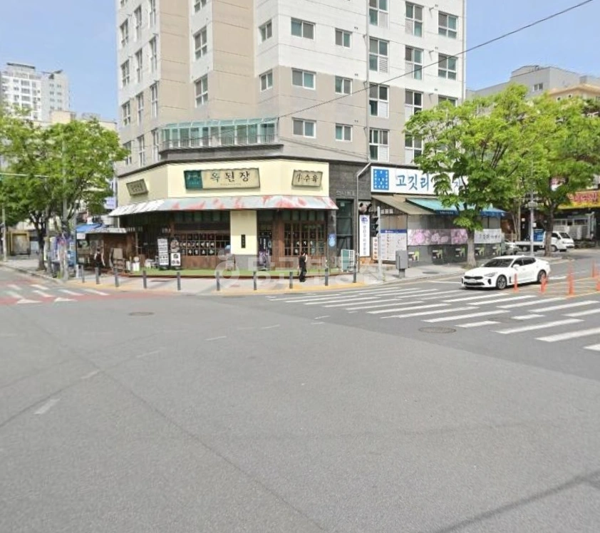 대전광역시 유성구 봉명동 상가 사진 1