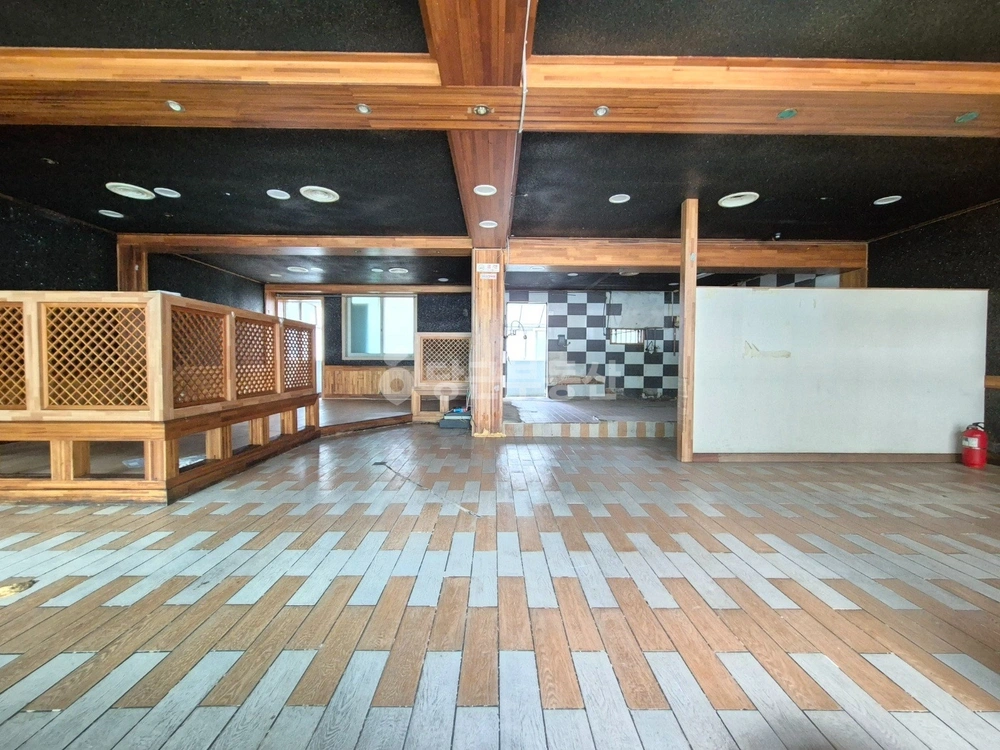 대전광역시 서구 월평동 상가 사진 1