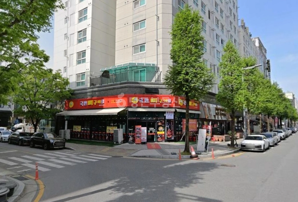 대전광역시 유성구 봉명동 상가 사진 1
