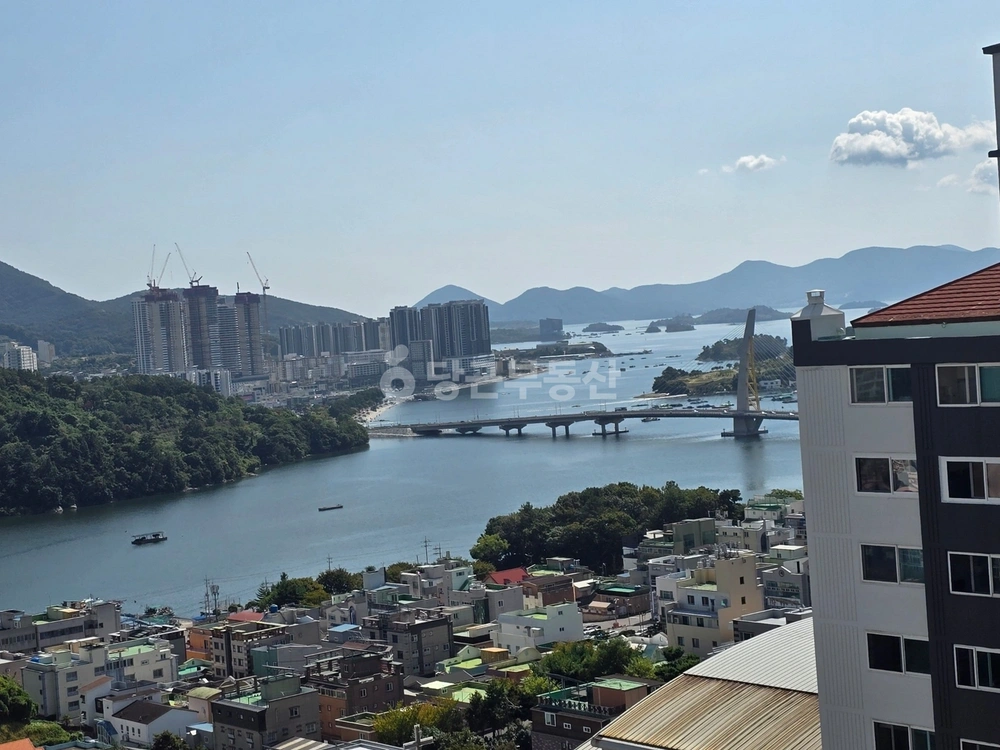 전남광주통합특별시 여수시 안산동 아파트 사진 1