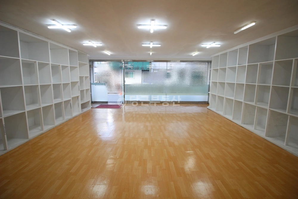 대전광역시 서구 월평동 상가 사진 1