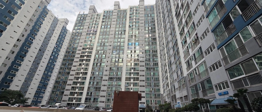 부산광역시 사하구 신평동 아파트 사진 1