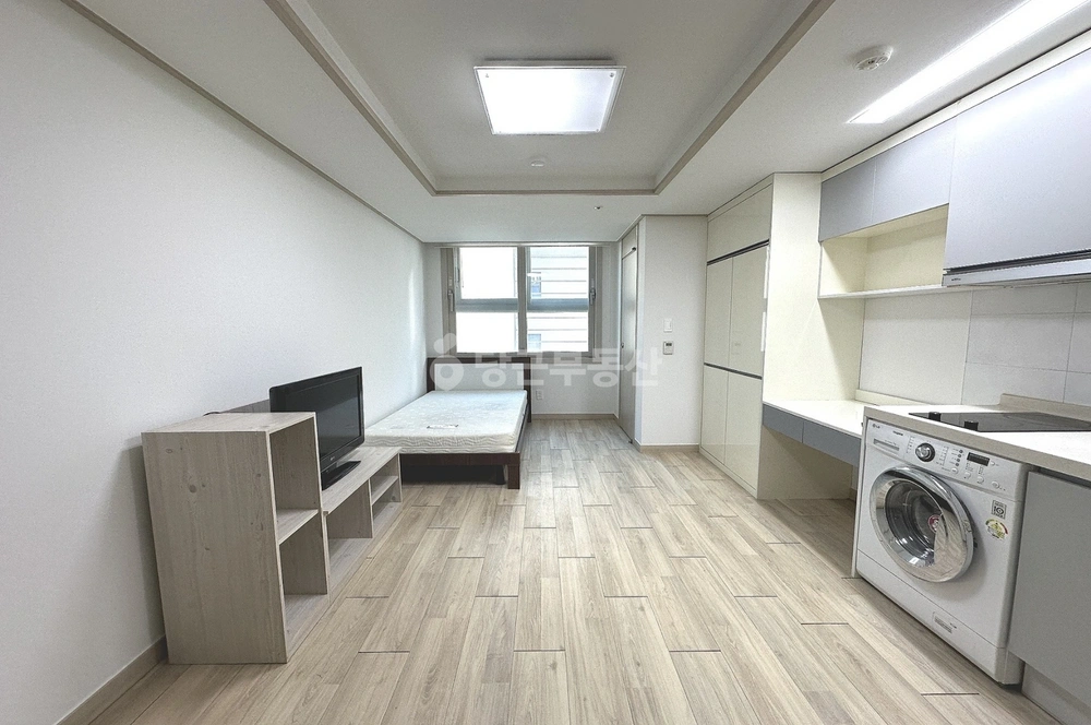 대전광역시 유성구 봉명동 아파트 사진 1