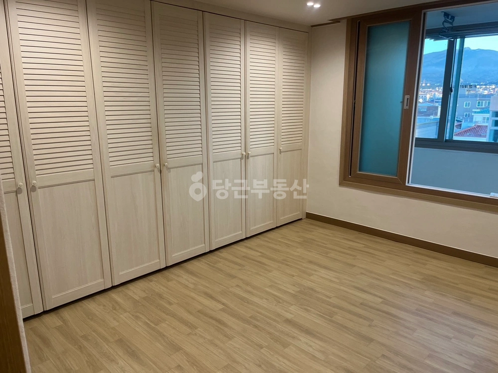 제주특별자치도 제주시 용담삼동 아파트 사진 1