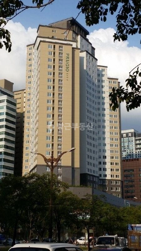 대전광역시 유성구 봉명동 상가 사진 1