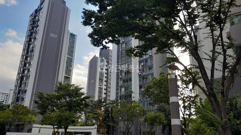전남광주통합특별시 서구 유촌동 아파트 사진 1