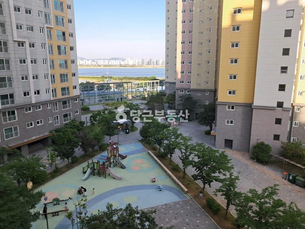 부산광역시 강서구 화전동 아파트 사진 1