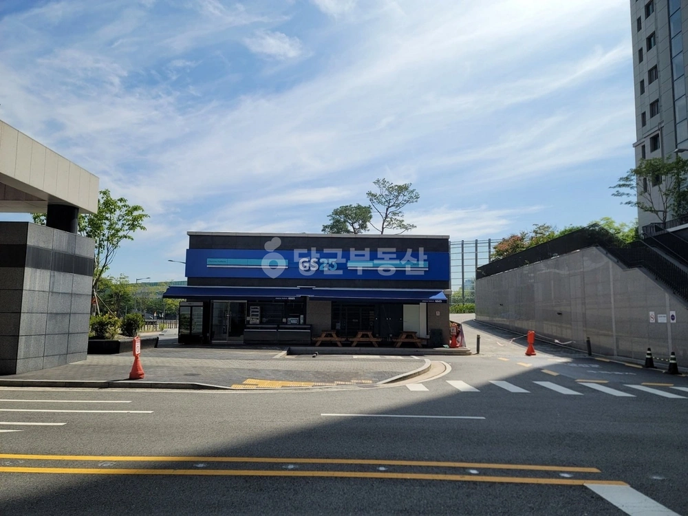 대전광역시 유성구 상대동 상가 사진 1