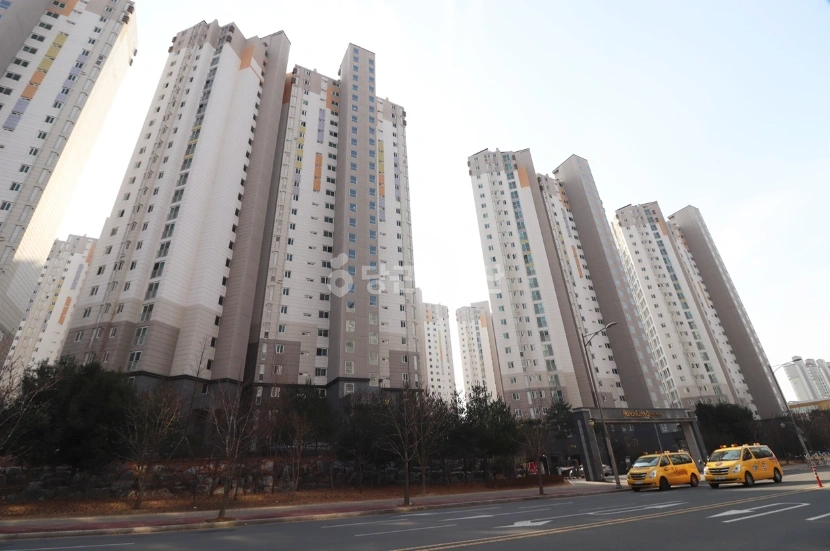 대구광역시 달성군 유가읍 아파트 사진 1