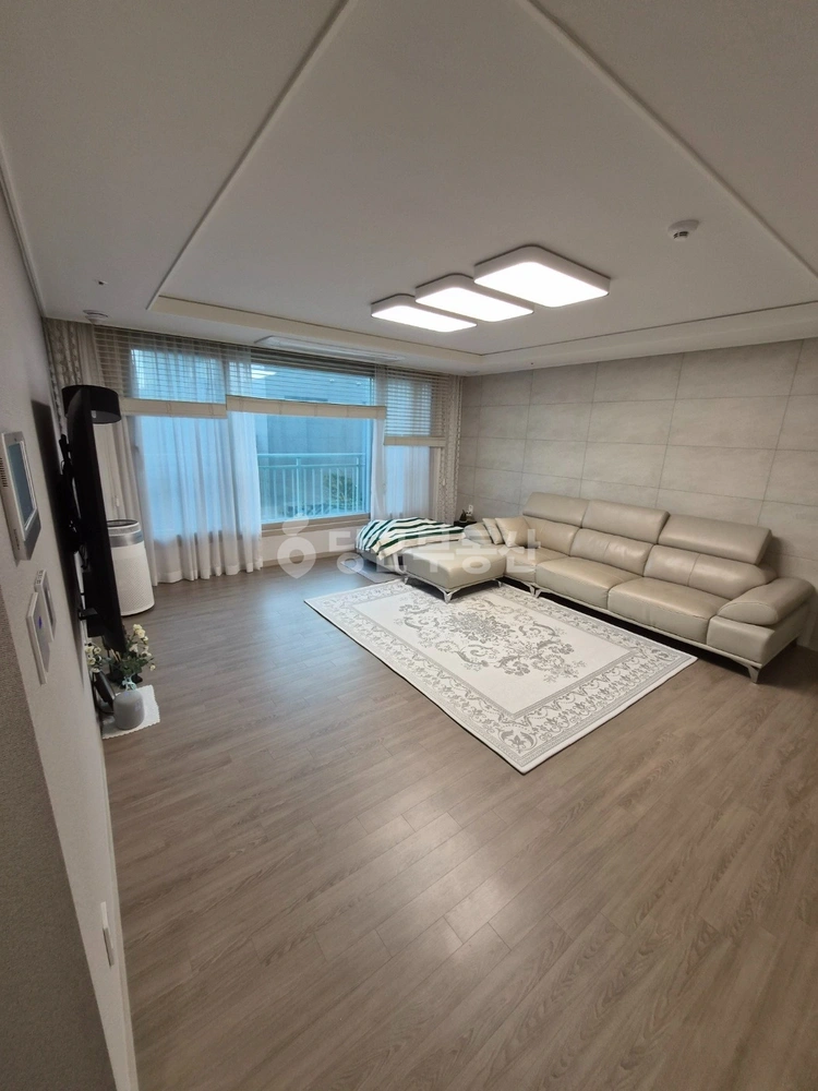 전남광주통합특별시 광산구 우산동 아파트 사진 1