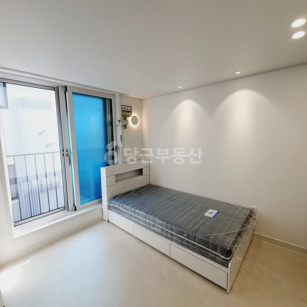 대전광역시 유성구 신성동 원룸 사진 1