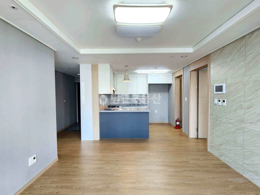 부산광역시 사상구 감전동 아파트 사진 1