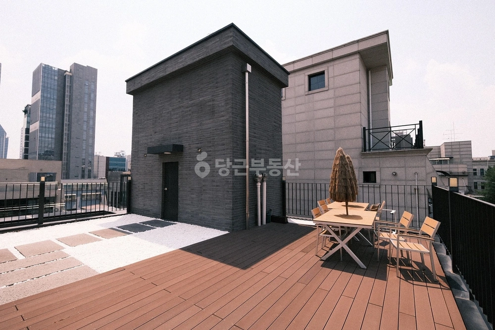 서울특별시 강남구 논현동 건물 사진 1